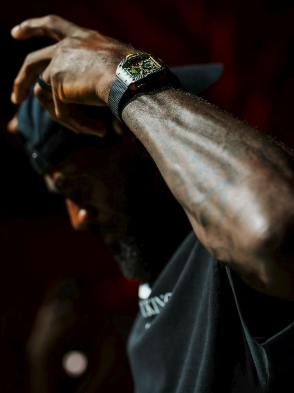 人民日报发 人民日报发