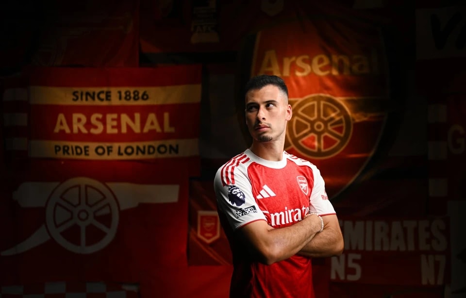 望他的球队, 年表明伤病 望他的球队, 年表明伤病